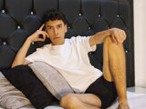Shows fuck MaxLeons